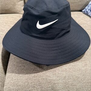 Nike Black Bucket Hat UPF 40+